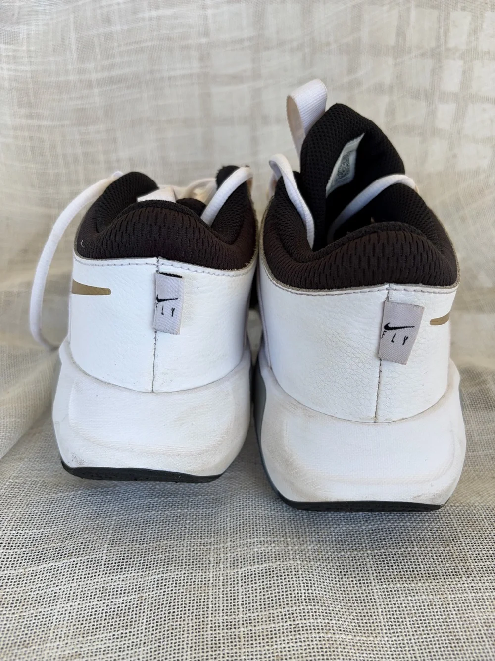NIKE Zoom Crossover Fly size 7Y